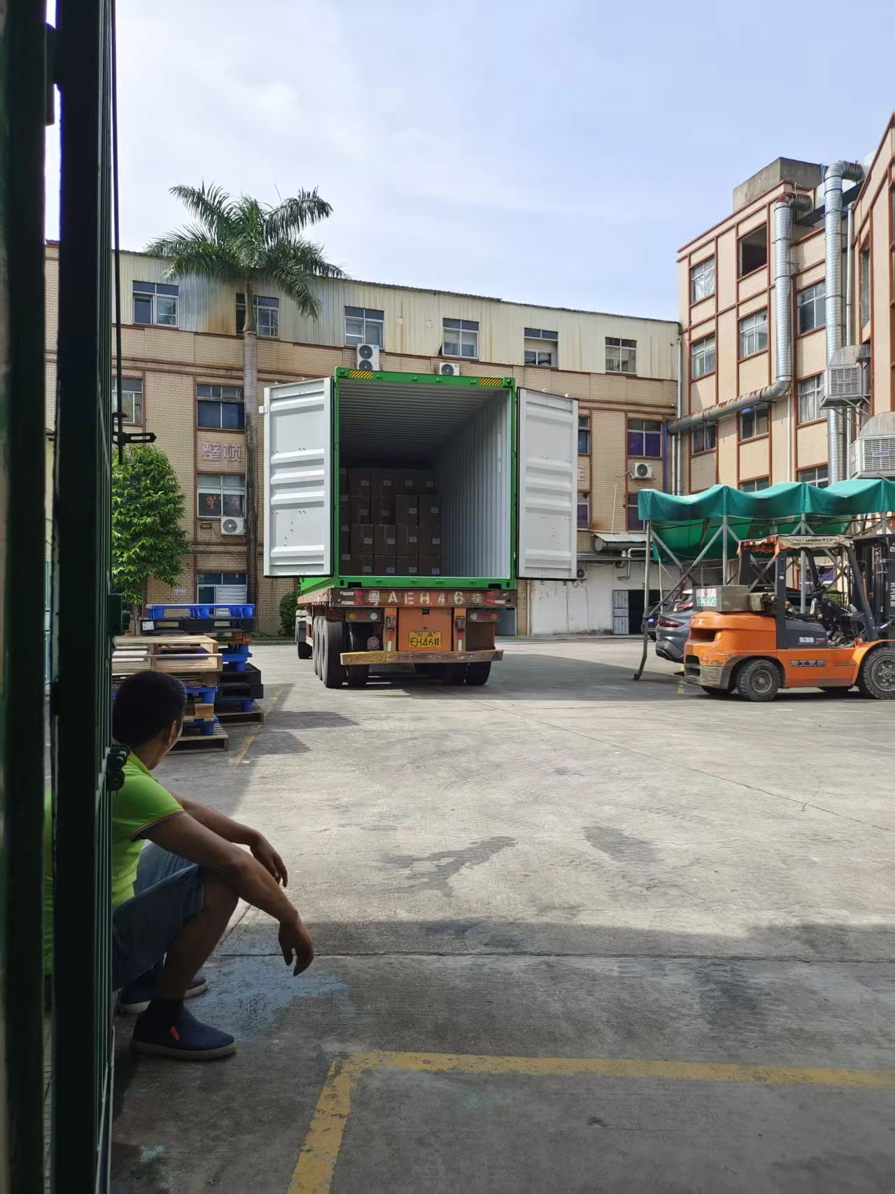 container loading container loading